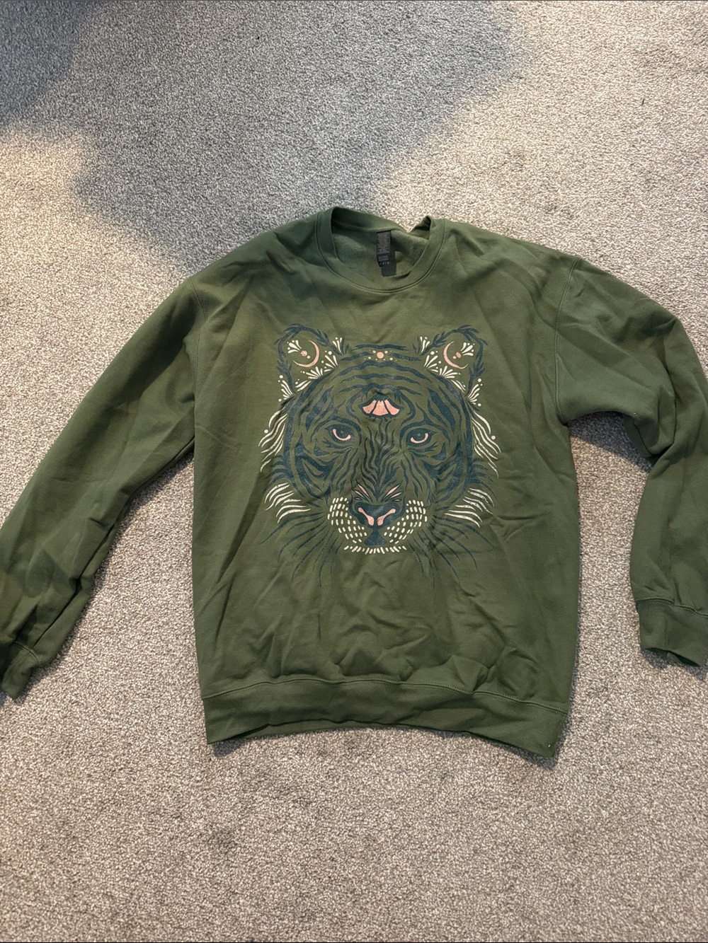 Olive Green Tiger Graphic Crewneck Sweatshirt
